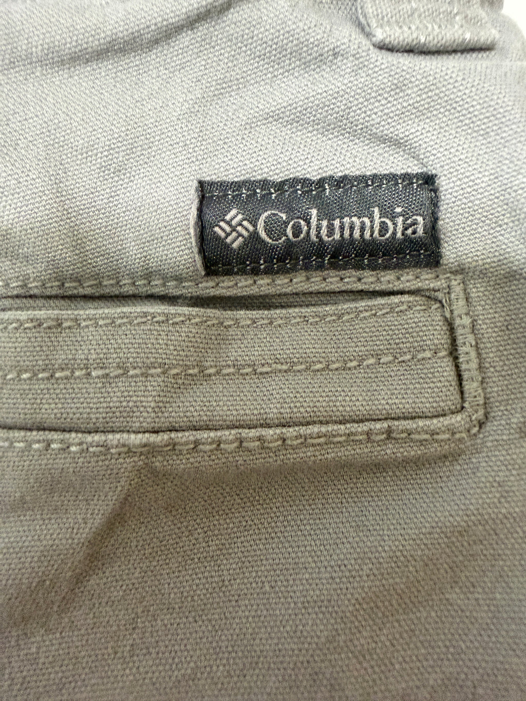 Columbia Men’s Gray Utility Hiking Shorts 38W Regular Fit Cotton Stretch (pre-owned)