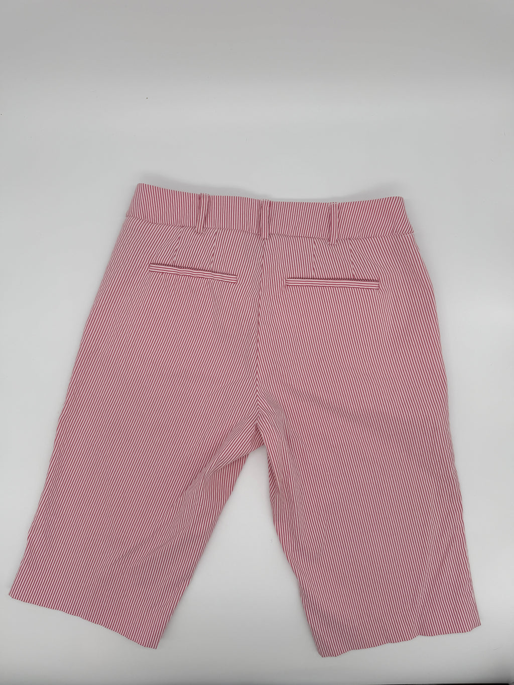 New York & Company Red White Seersucker Bermuda Shorts Size 4 (pre-owned)