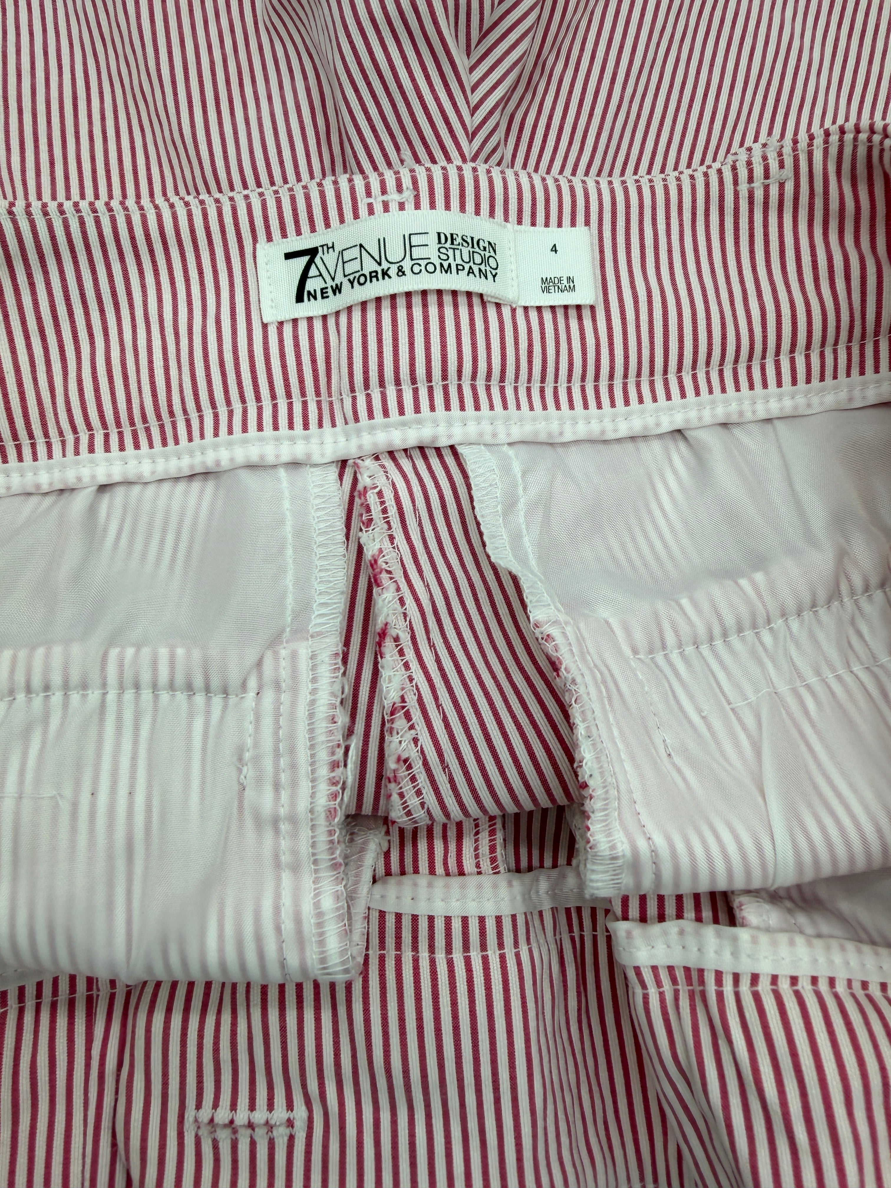 New York & Company Red White Seersucker Bermuda Shorts Size 4 (pre-owned)