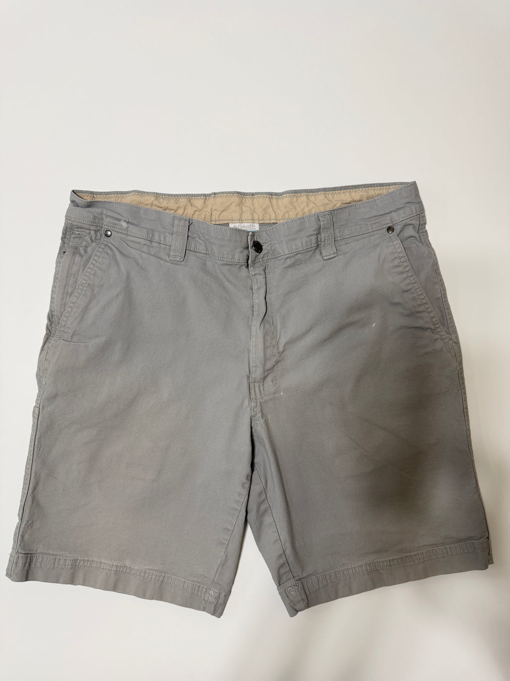 Columbia Men’s Gray Utility Hiking Shorts 38W Regular Fit Cotton Stretch (pre-owned)